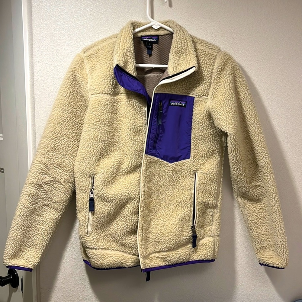 Patagonia Women’s Classic Retro-X Fleece Jacket in Natural, size Small